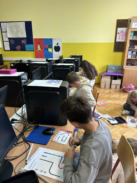 radionica-brzi-ozobot-istrazujemo-brzine08